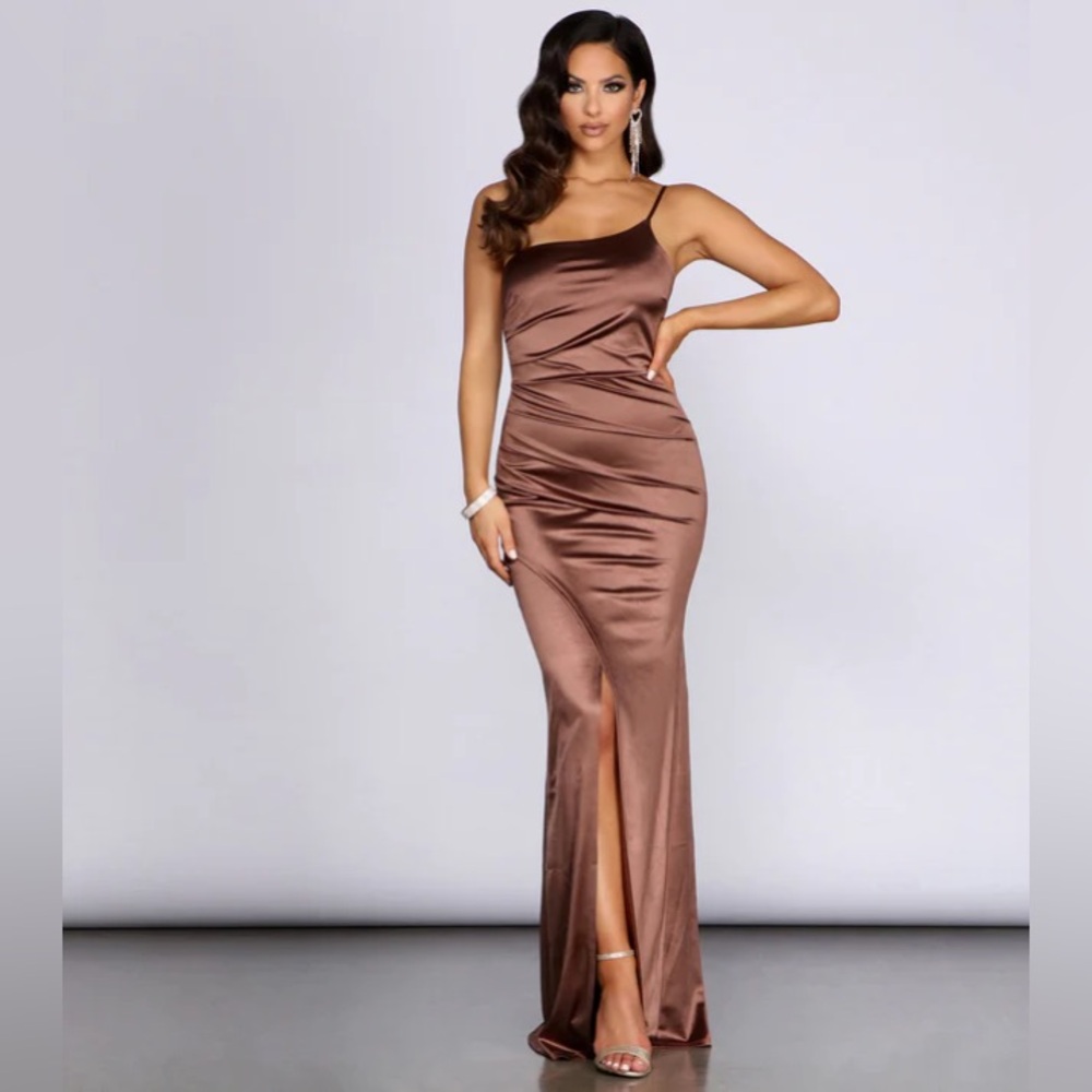 NWT Windsor Roseanne One-Shoulder Satin Dress in Size Small- Wedding Guest